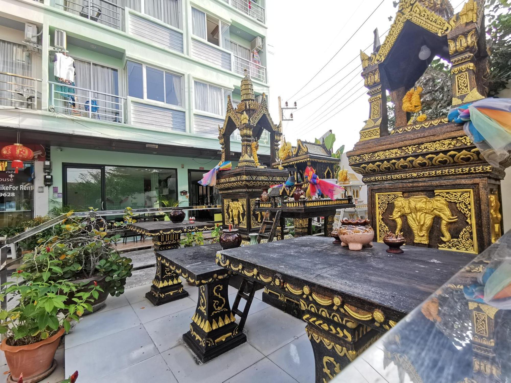 Hotel Lanting à Patong Extérieur photo