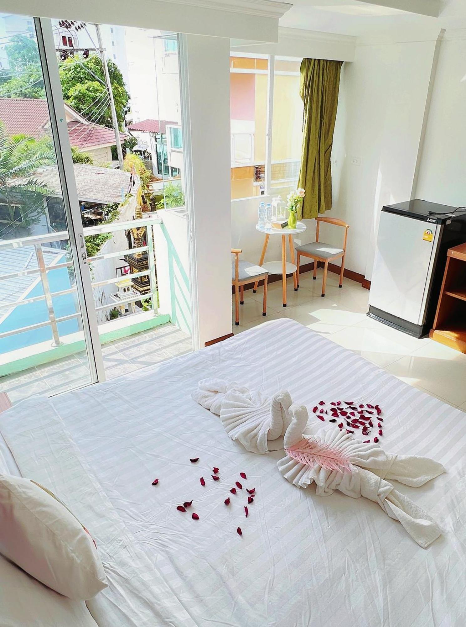 Hotel Lanting à Patong Extérieur photo